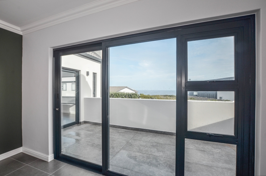 3 Bedroom Property for Sale in Yzerfontein Western Cape